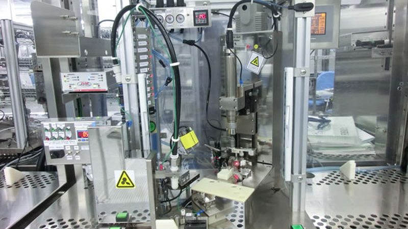 复合协作机器人定制方案：破解制造业柔性生产难题