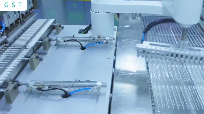 选择机械手代理加盟，代理商的信誉和实力至关重要。投资者可以参考以下方面：